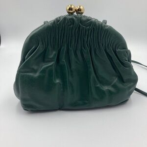 Vintage ETRA Hunter Green small shoulder/crossbody purse, all leather, Very chic